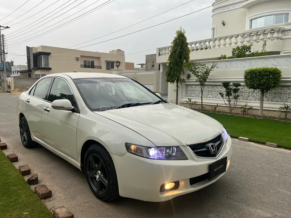 Honda Accord 2004 for Sale in Lahore Image-1