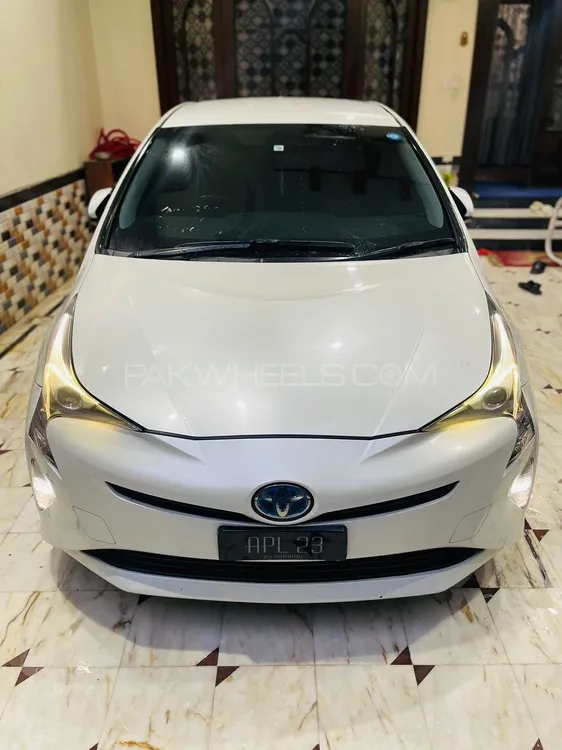 Toyota Prius 2018 for Sale in Peshawar Image-1