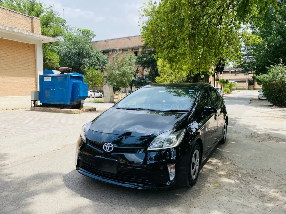 Toyota Prius 2014 for Sale in Peshawar Image-1