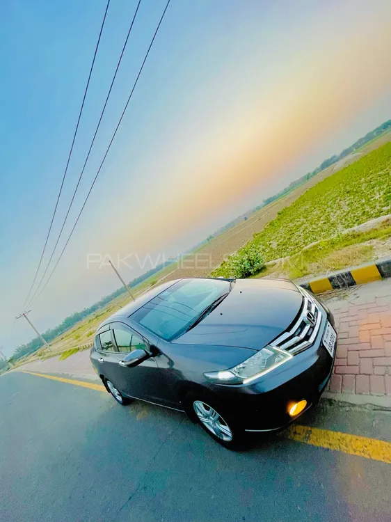 Honda City 2017 for Sale in Faisalabad Image-1