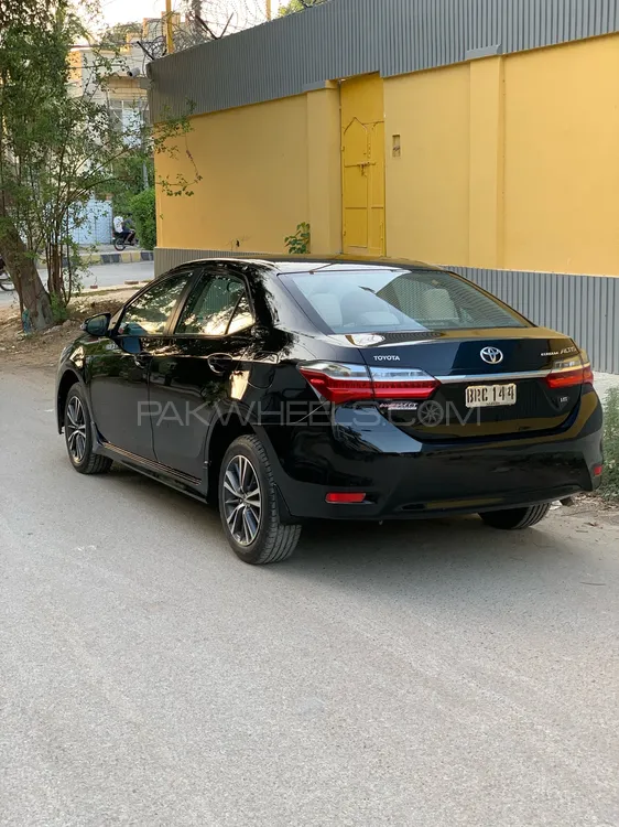 Toyota Corolla 2019 for Sale in Karachi Image-1