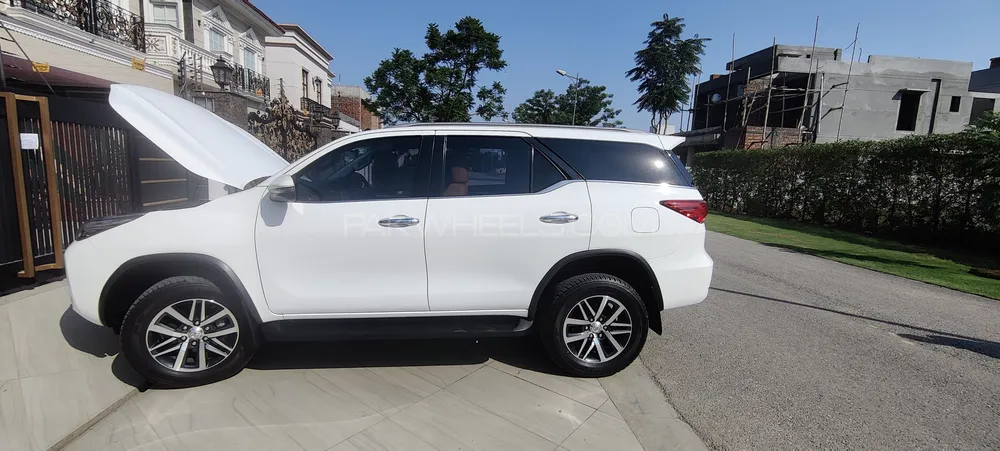 Toyota Fortuner 2021 for Sale in Lahore Image-1