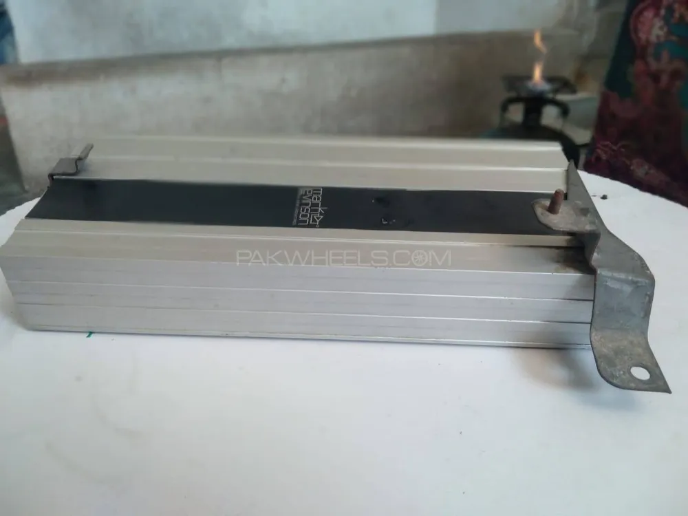 mark levinson amplifier Image-1