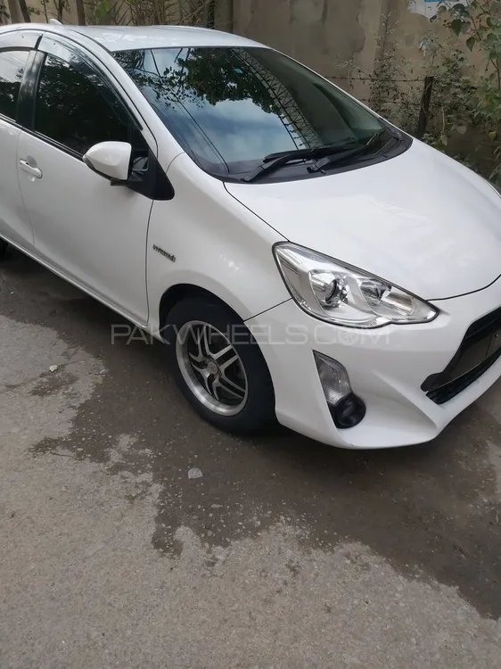 Toyota Aqua 2015 for Sale in Peshawar Image-1