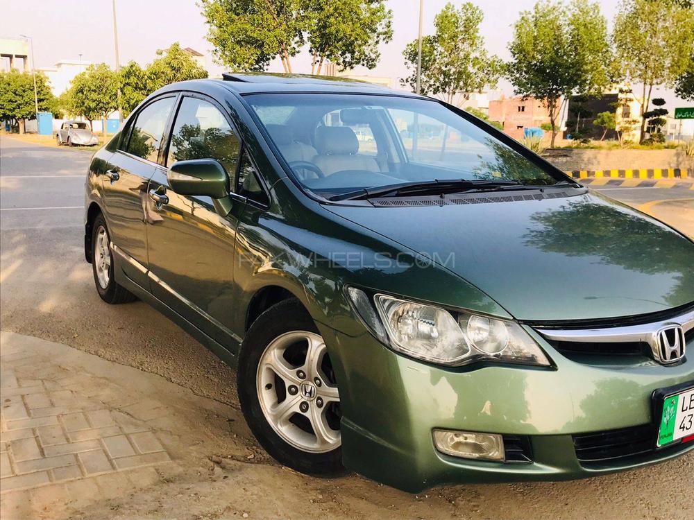  Honda Civic verde en venta en Pakistán