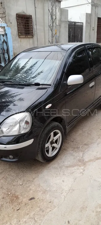 Toyota Vitz 2002 for Sale in Karachi Image-1