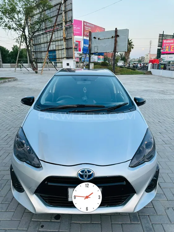 Toyota Aqua 2015 for Sale in Sialkot Image-1