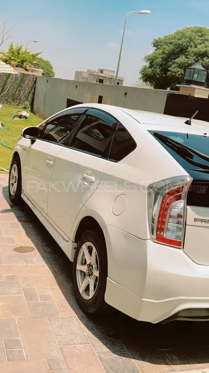 Toyota Prius 2013 for Sale in Lahore Image-1