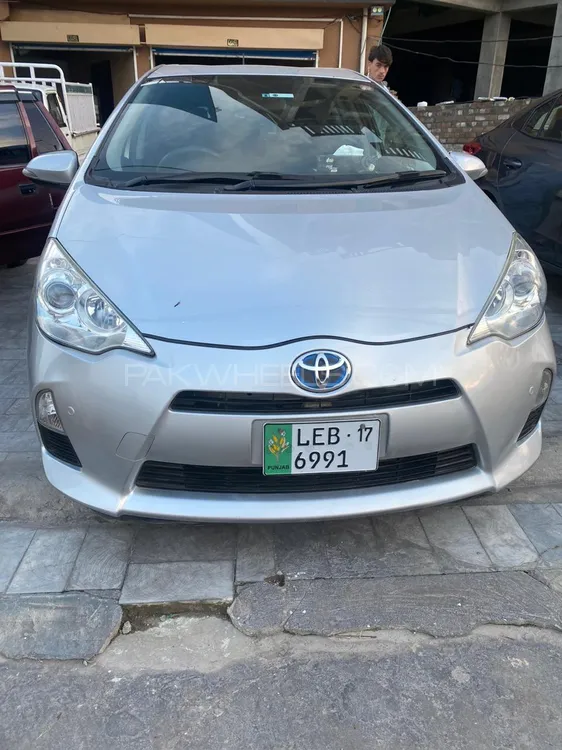 Toyota Aqua 2013 for Sale in Peshawar Image-1