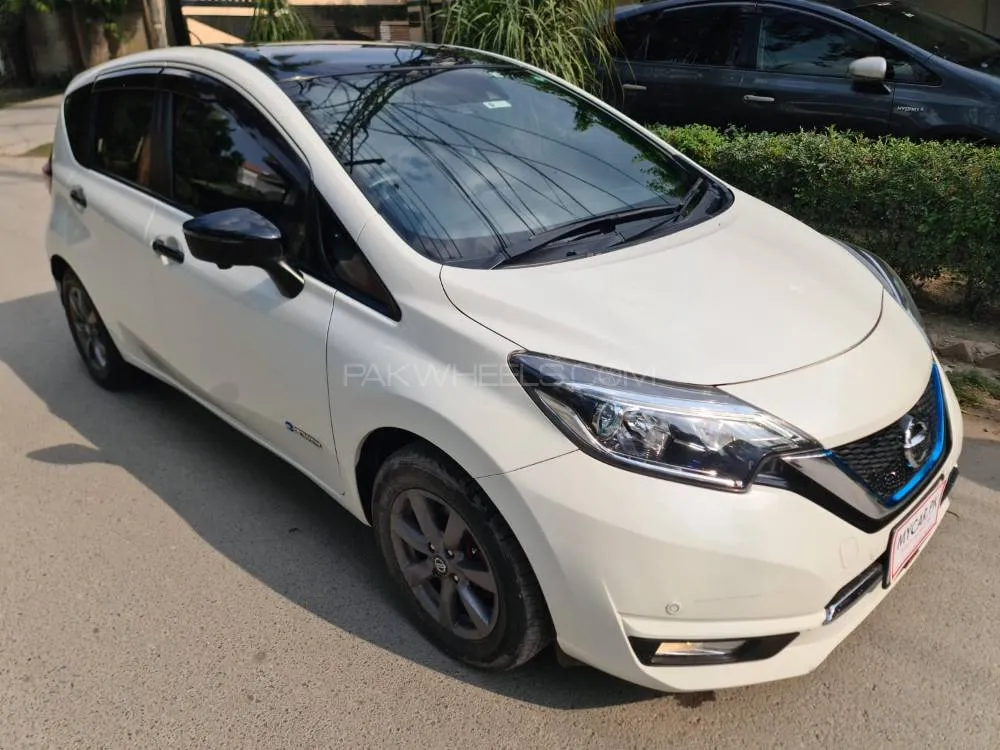 Nissan Note 2018 for Sale in Lahore Image-1
