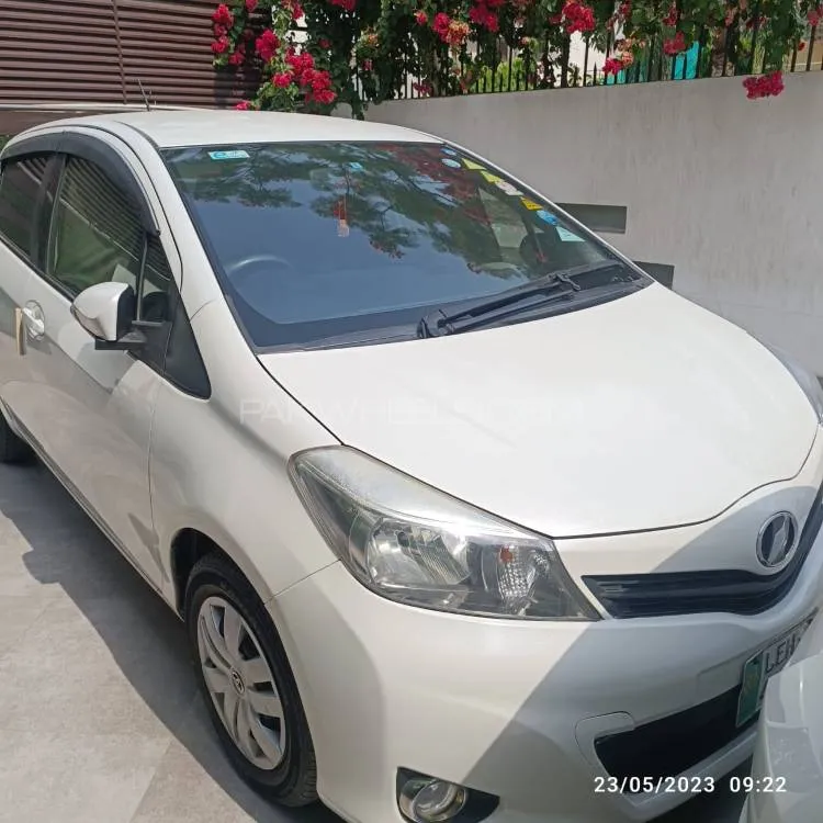 Toyota Vitz 2012 for Sale in Lahore Image-1