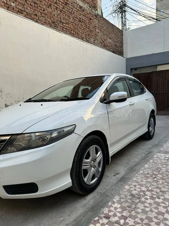 Honda City 2015 for Sale in Okara Image-1