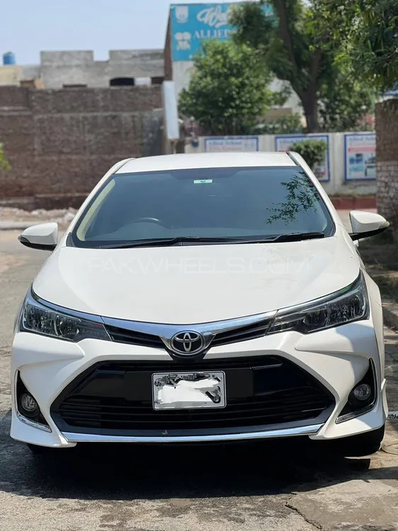 Toyota Corolla 2018 for Sale in Faisalabad Image-1