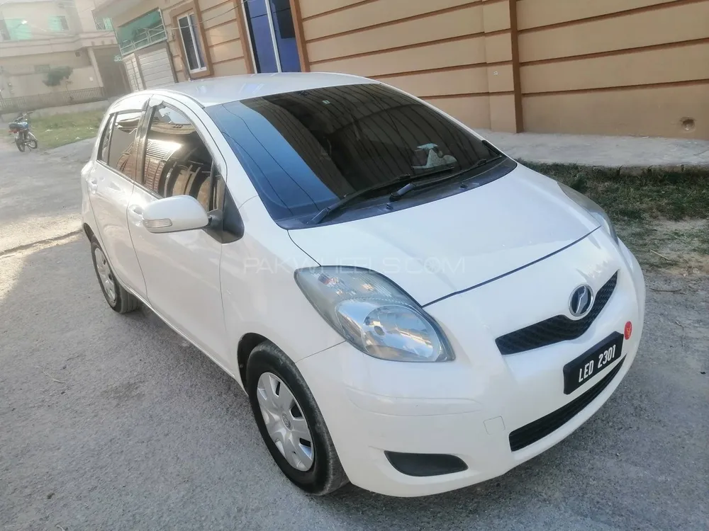 Toyota Vitz 2009 for Sale in Peshawar Image-1