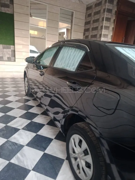 Toyota Corolla 2018 for Sale in Faisalabad Image-1