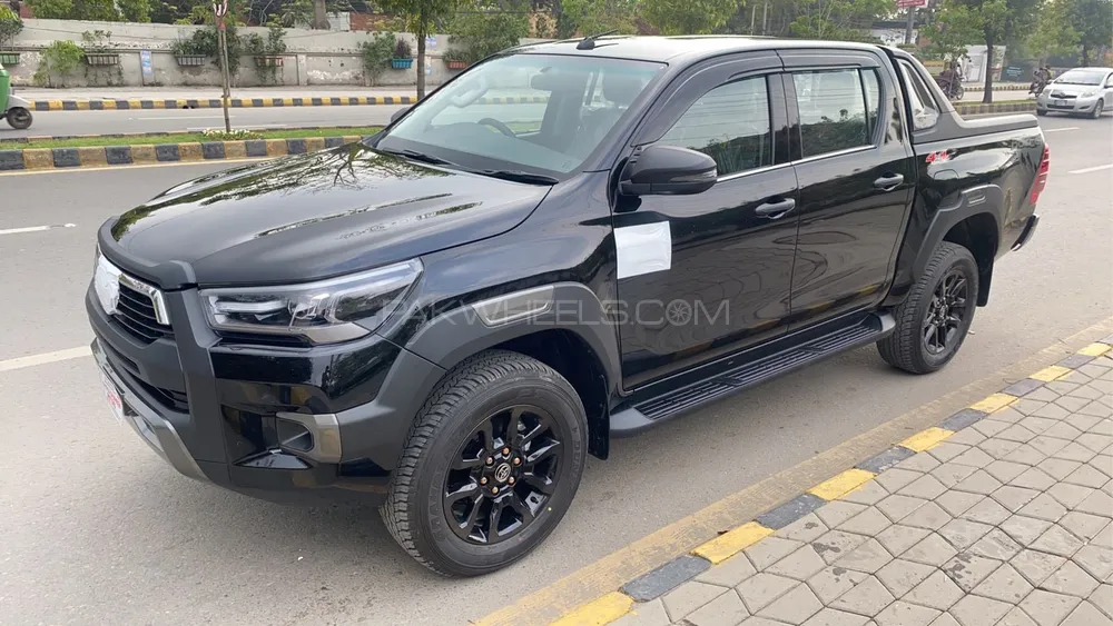 Toyota Hilux 2023 for Sale in Lahore Image-1