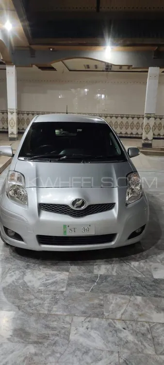 Toyota Vitz 2010 for Sale in Peshawar Image-1