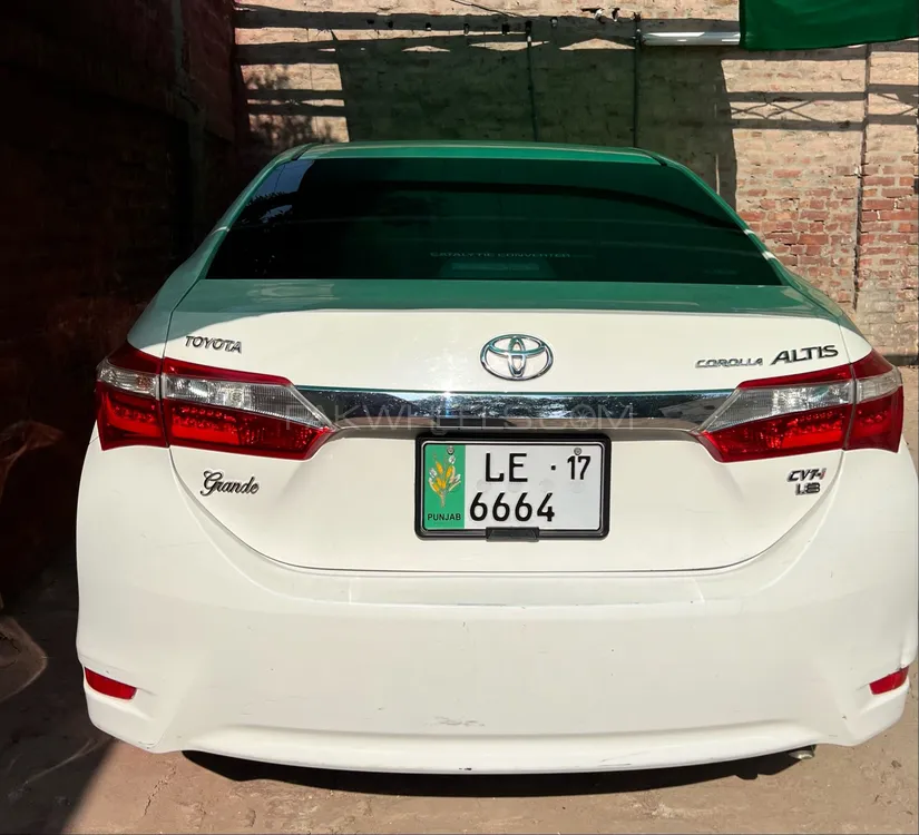 Toyota Corolla 2017 for Sale in Multan Image-1