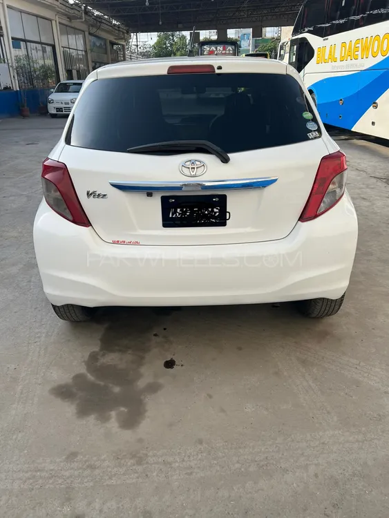 Toyota Vitz 2012 for Sale in Peshawar Image-1