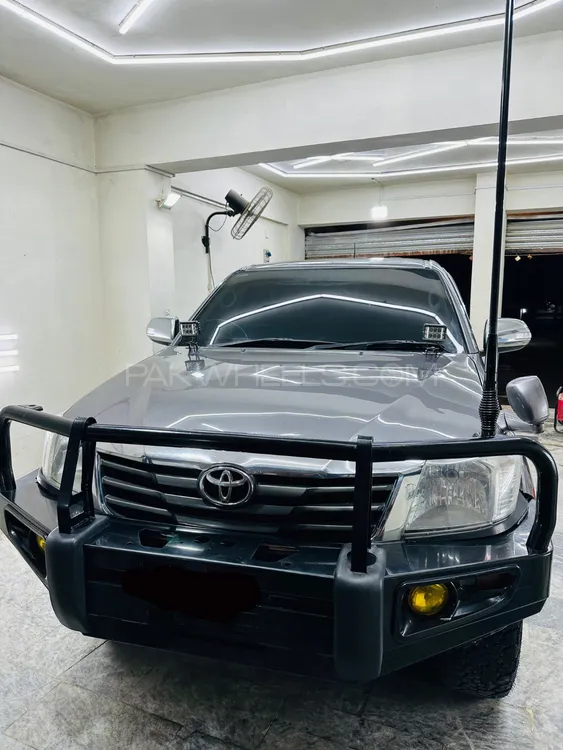 Toyota Hilux 2012 for Sale in Hyderabad Image-1