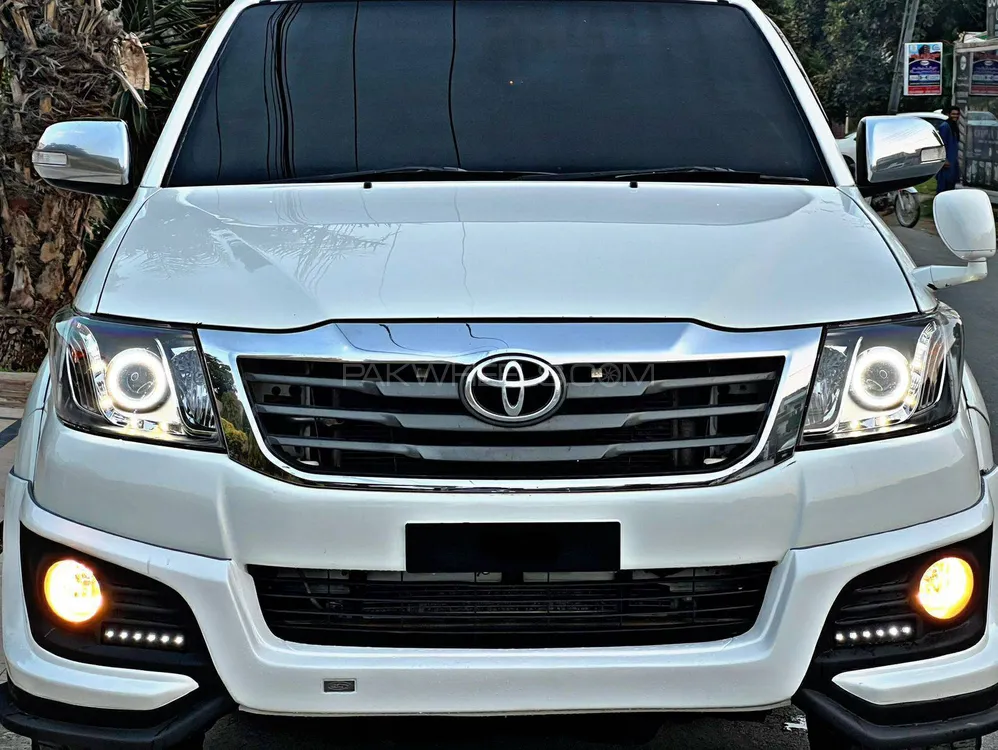Toyota Hilux 2015 for Sale in Lahore Image-1