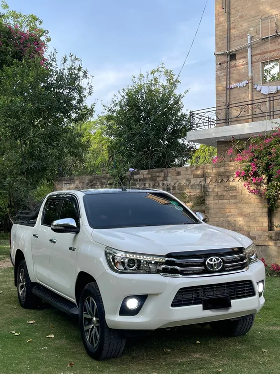 Toyota Hilux 2017 for Sale in Islamabad Image-1
