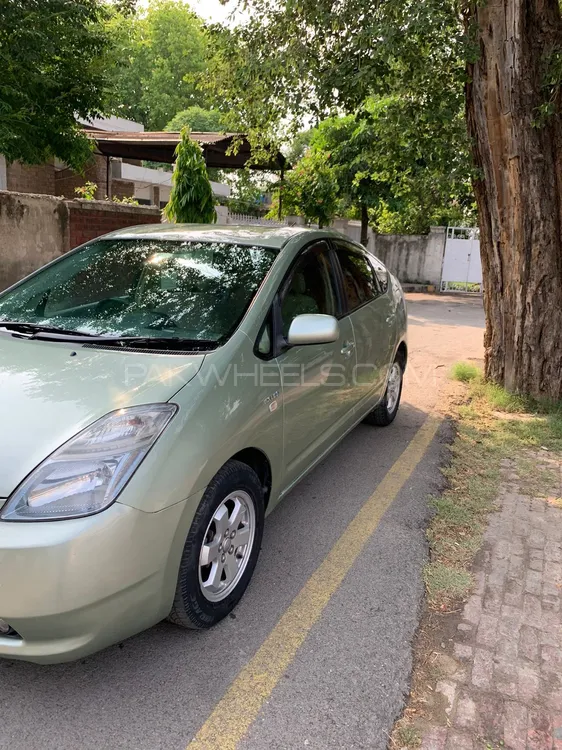 Toyota Prius 2007 for Sale in Lahore Image-1