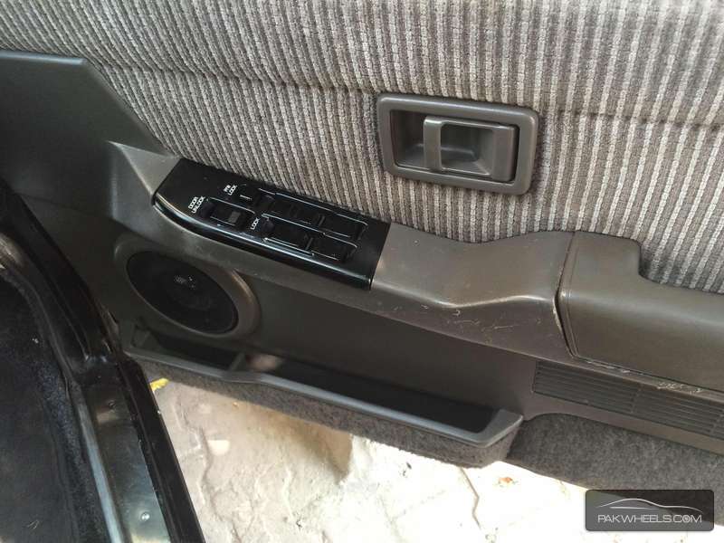 Toyota Hilux 1990 for Sale in Islamabad Image-1