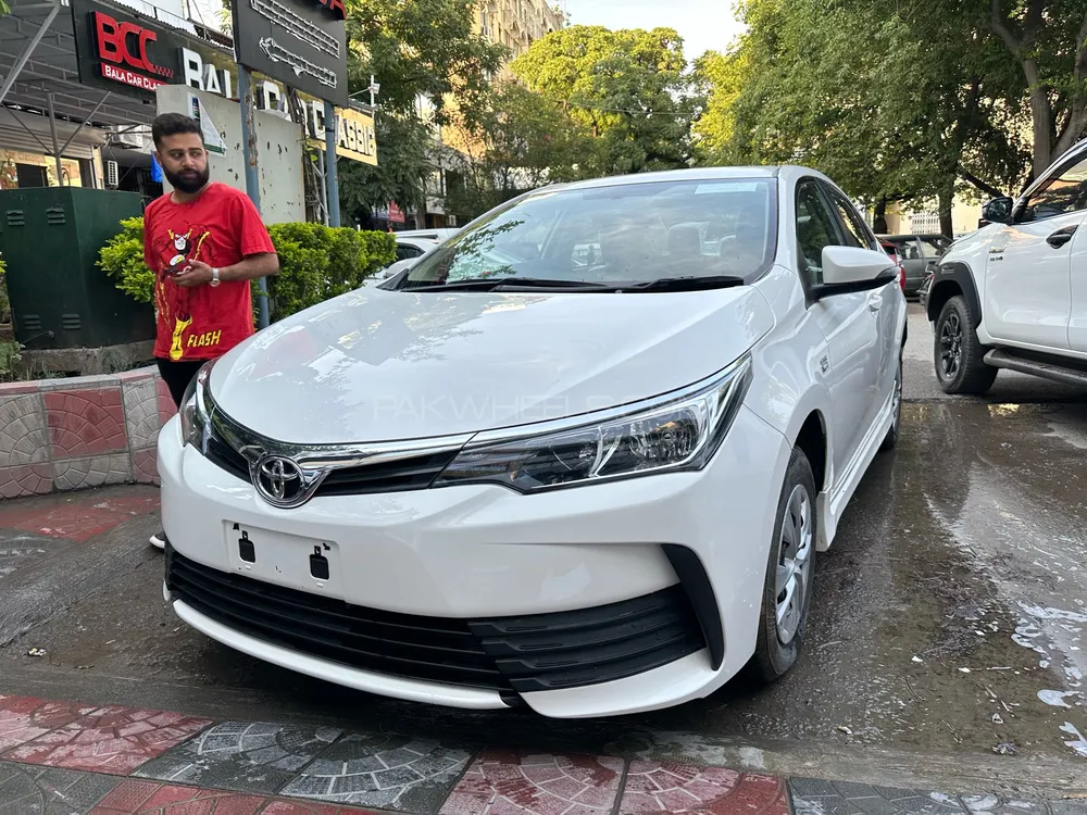 Toyota Corolla 2020 for Sale in Islamabad Image-1