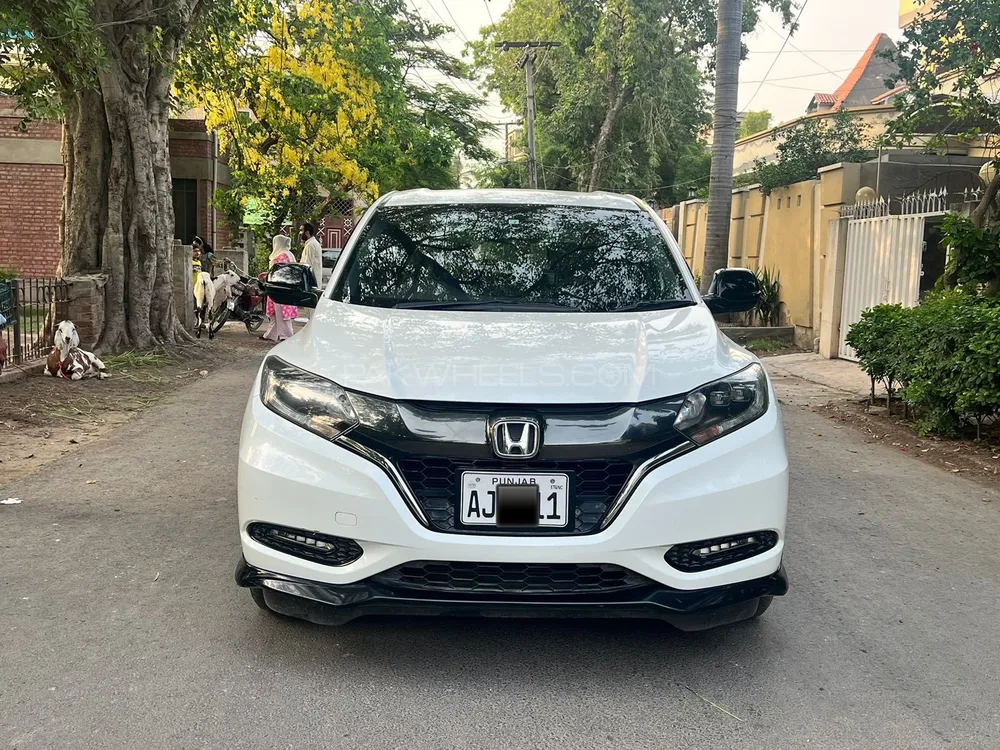 Honda Vezel 2016 for Sale in Lahore Image-1
