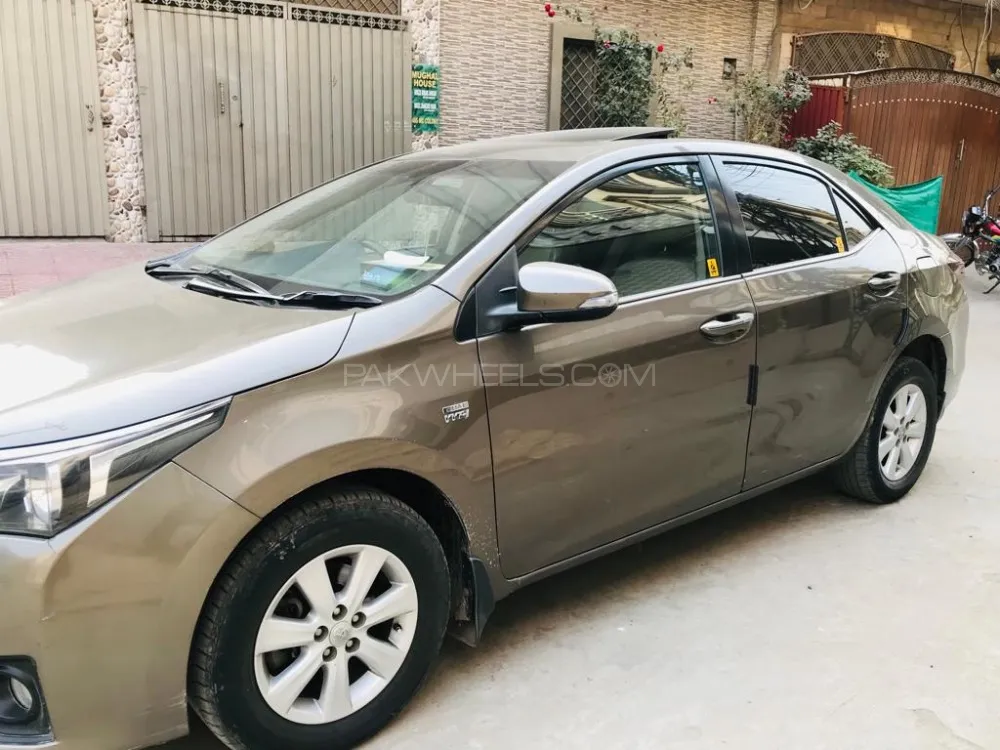 Toyota Corolla 2015 for Sale in Lahore Image-1