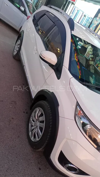 ہونڈا بی آر-وی 2017 for Sale in ایبٹ آباد Image-1