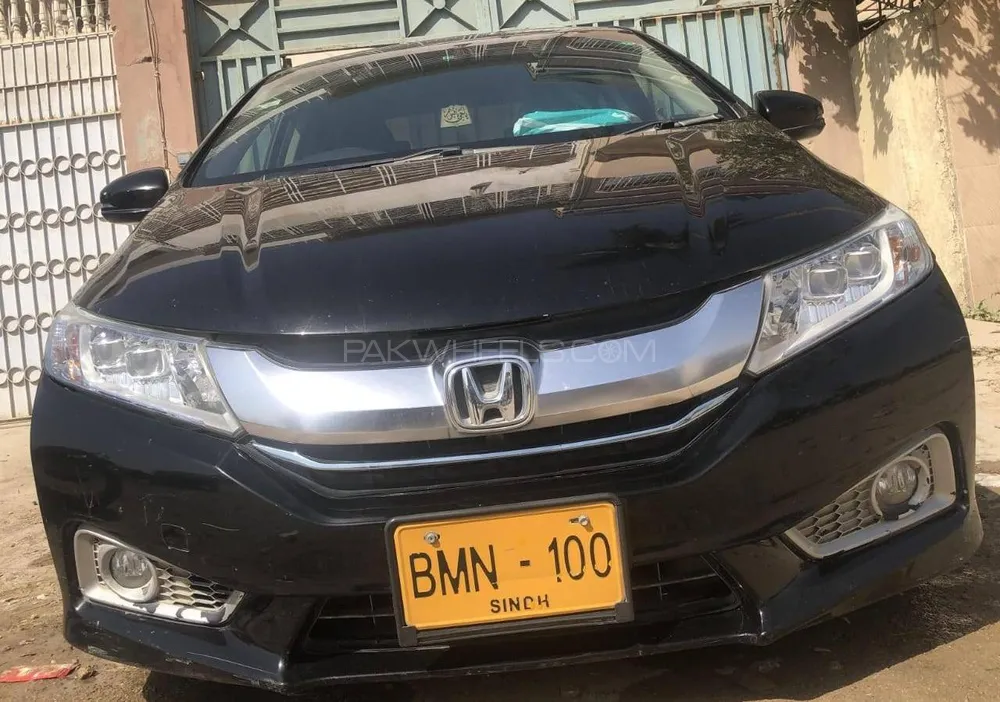 Honda Grace Hybrid 2014 for Sale in Karachi Image-1