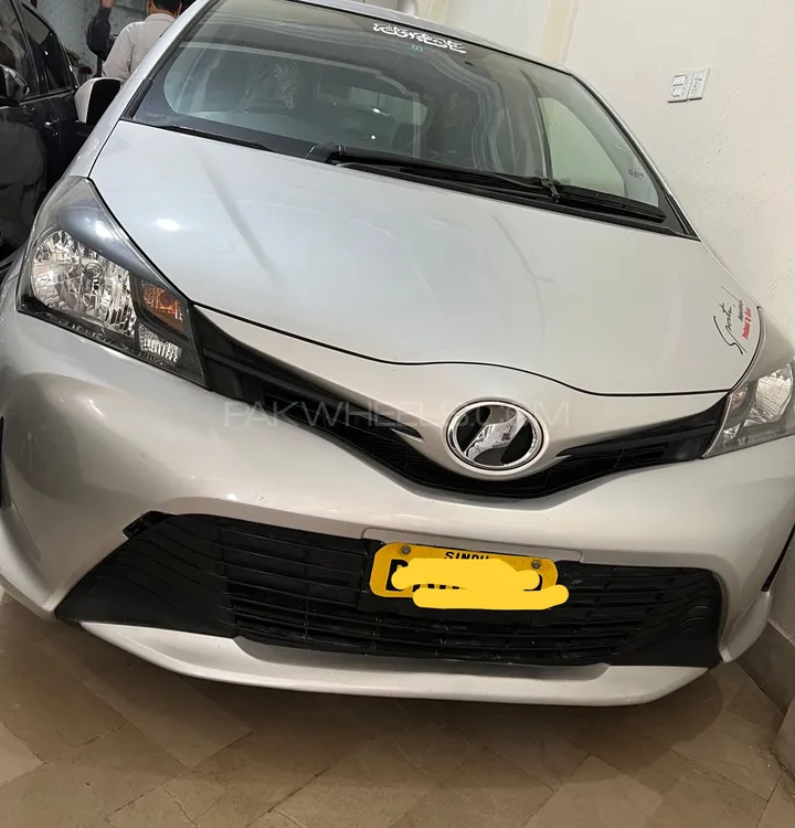 Toyota Vitz 2016 for Sale in Karachi Image-1