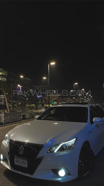 Toyota Crown 2015 for Sale in Lahore Image-1