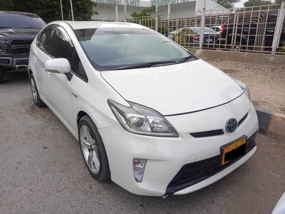 Toyota Prius 2014 for Sale in Karachi Image-1