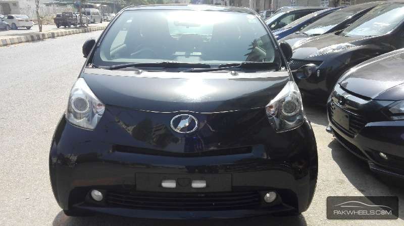 Toyota iQ 2012 for Sale in Karachi Image-1