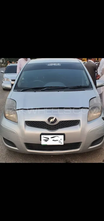 Toyota Vitz 2014 for Sale in Nowshera Image-1