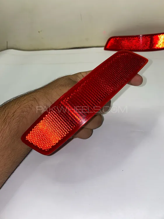 Original Reflector back bumper Corolla 2017  Image-1