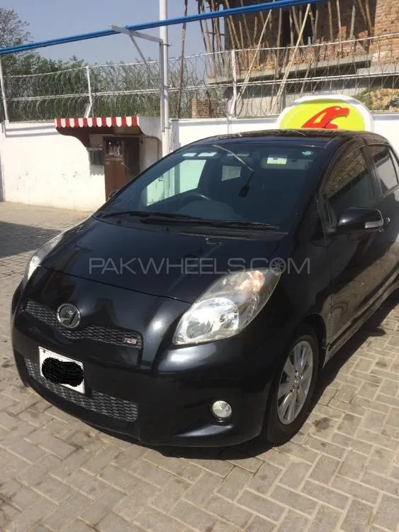 Toyota Vitz 2010 for Sale in Islamabad Image-1