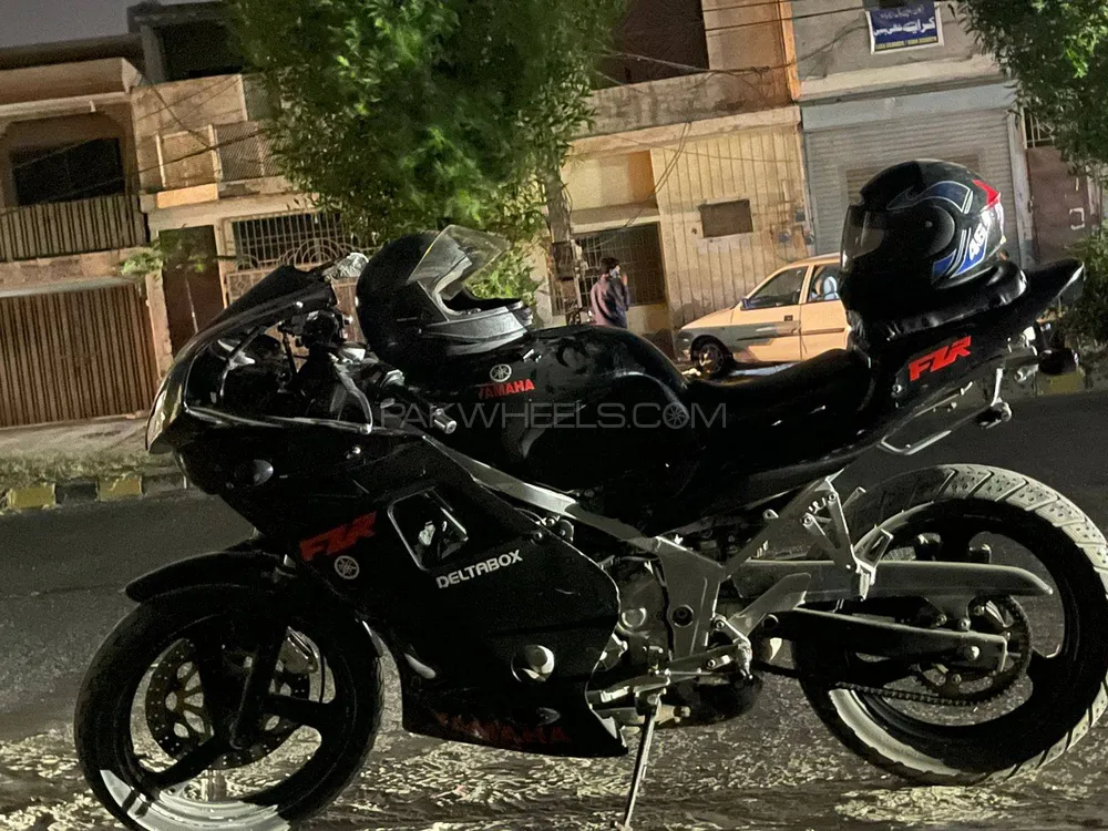 Yamaha  Fzr 250  1990 for Sale Image-1