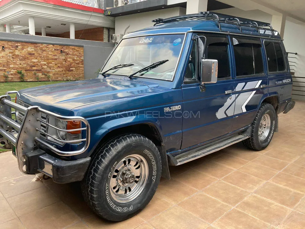 Mitsubishi Pajero 1986 for Sale in Peshawar Image-1