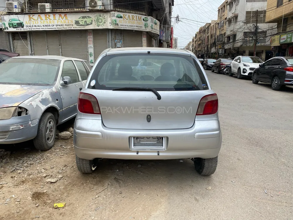 Toyota Vitz 2000 for Sale in Karachi Image-1