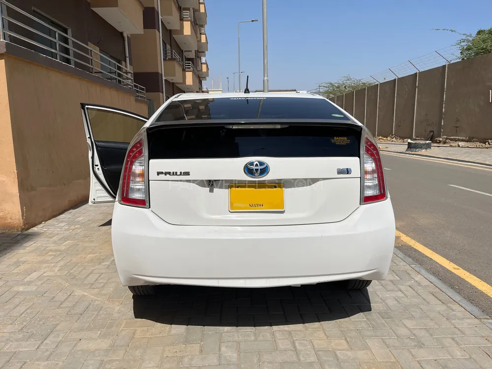 Toyota Prius 2013 for Sale in Karachi Image-1