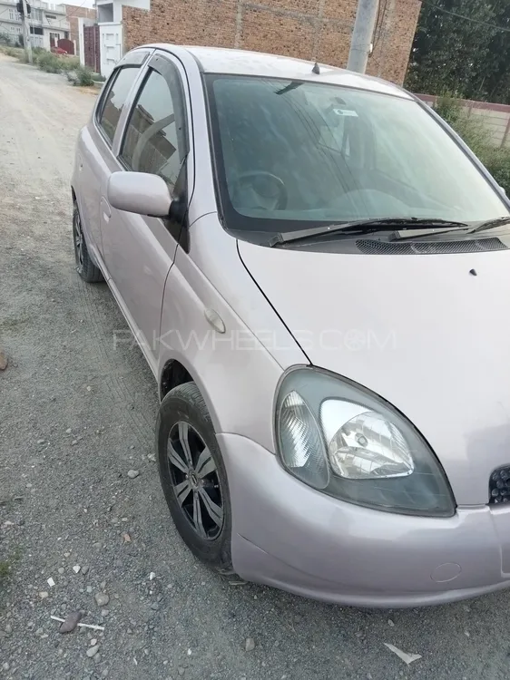 Toyota Vitz 2000 for Sale in Charsadda Image-1