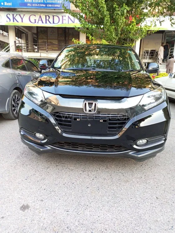 Honda Vezel 2017 for Sale in Islamabad Image-1