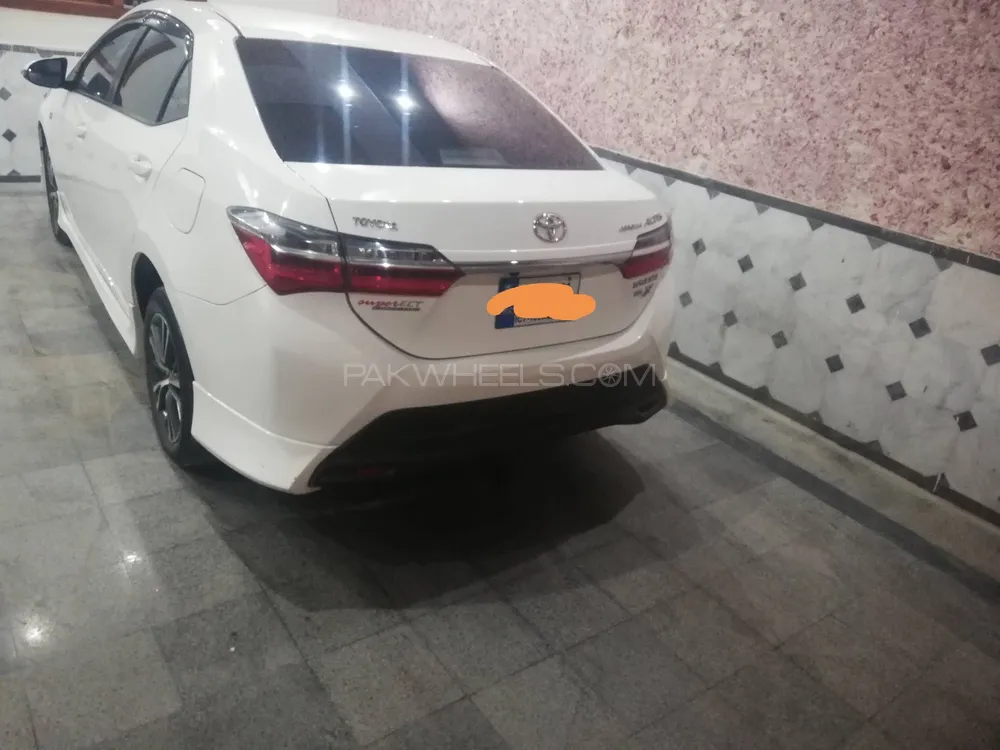 Toyota Corolla 2021 for Sale in Peshawar Image-1