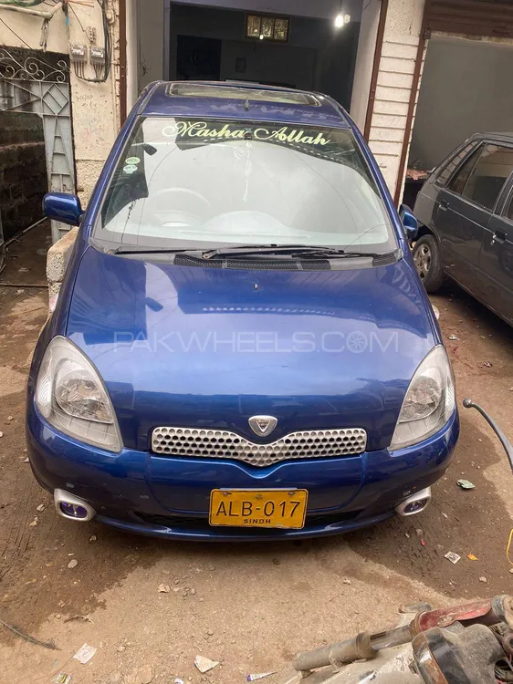 Toyota Vitz 2001 for Sale in Karachi Image-1