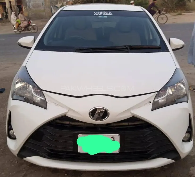 Toyota Vitz 2014 for Sale in D.G.Khan Image-1