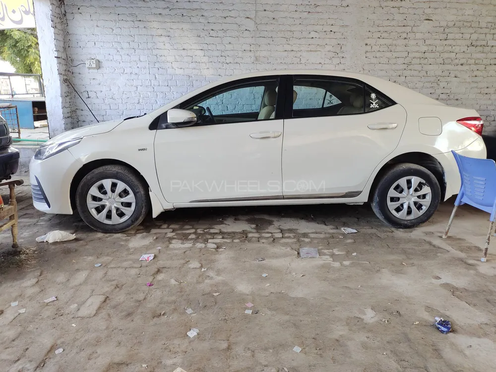Toyota Corolla 2017 for Sale in Burewala Image-1